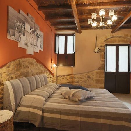Il Palazzetto Del Pescatore เอากุสตา ภายนอก รูปภาพ