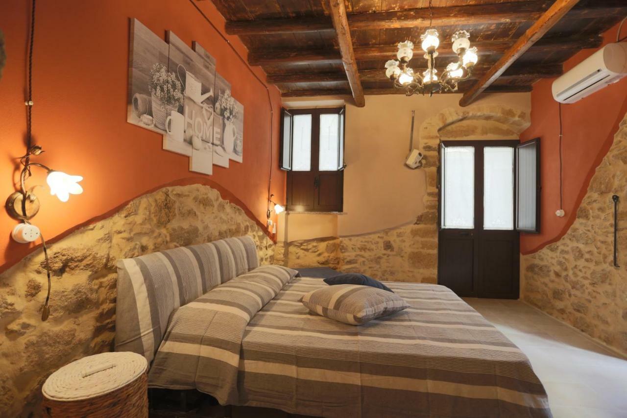 Il Palazzetto Del Pescatore เอากุสตา ภายนอก รูปภาพ