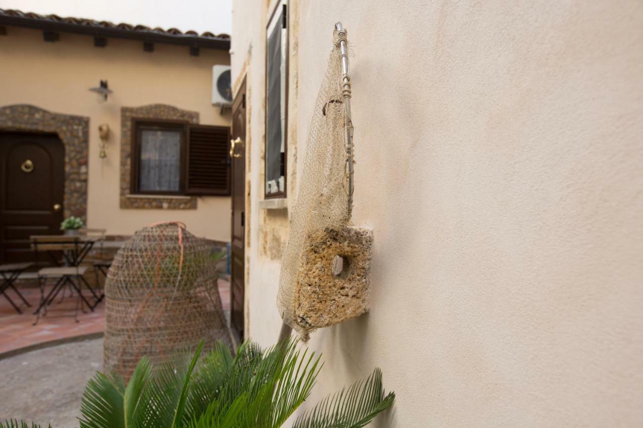 Il Palazzetto Del Pescatore เอากุสตา ภายนอก รูปภาพ
